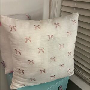 pink bow pillow